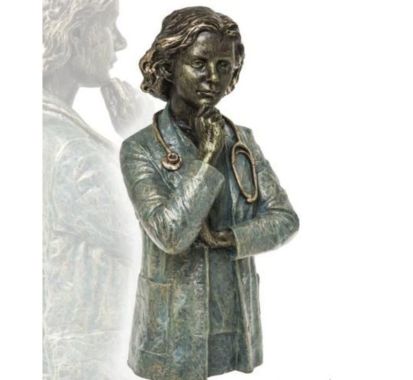Escultura Doctora-Médico-Farmacéutica, una obra arte en cerámica de fabricación española. Tamaño: 31 cm.