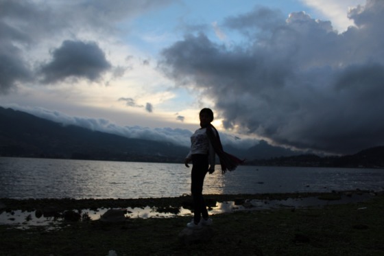 Mujer en paisaje