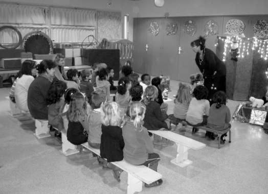 Créatrice et Animatrice, j anime des spectacles pour enfants que j' écris, j'anime, et joue pour les plus petits, des crèches et écoles maternelles.