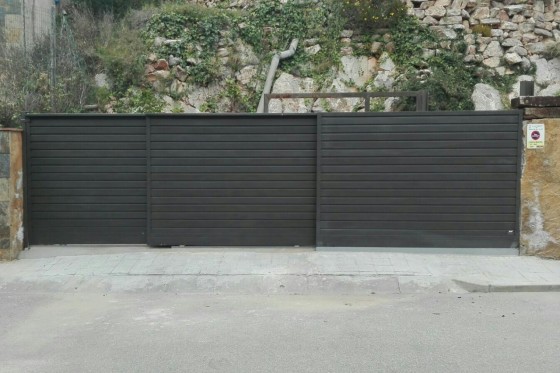 PUERTA CORREDERA