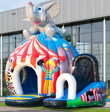 La DiscoFun, structure gonflable avec sonorisation intégrée....