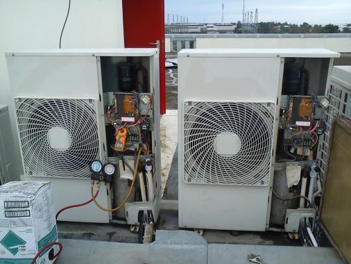 pengecekan unit AC split Duct