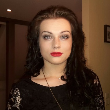 Maquillage de fête. 
Modèle Julianna
