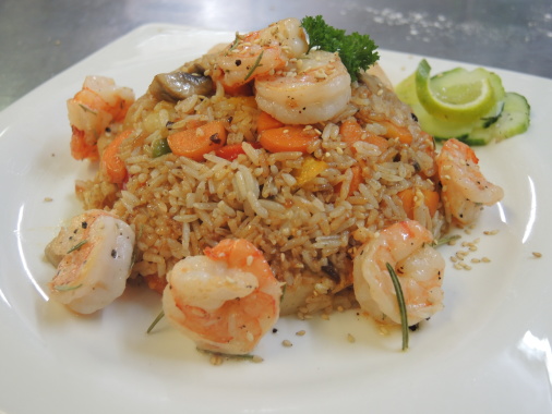 Thailänd. Reis mit Garnelen