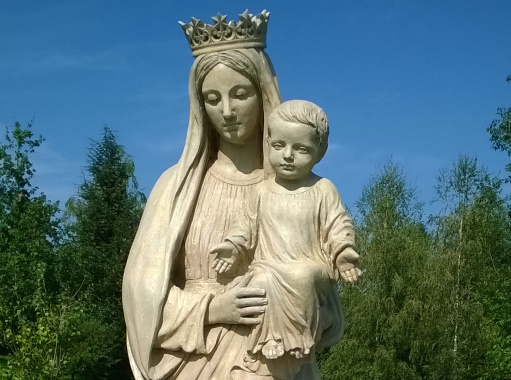 Restauration d'une vierge pour les jardins du foyer Sacerdotale d'Ars sur Formans (taille humaine)
Plâtre