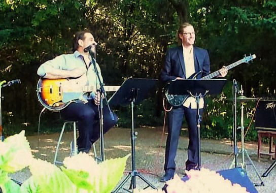 Groupe de jazz et chanson swing pour mariage et tout événement en Rhône alpes et en France.