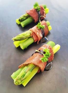 Canapes by Mendieta