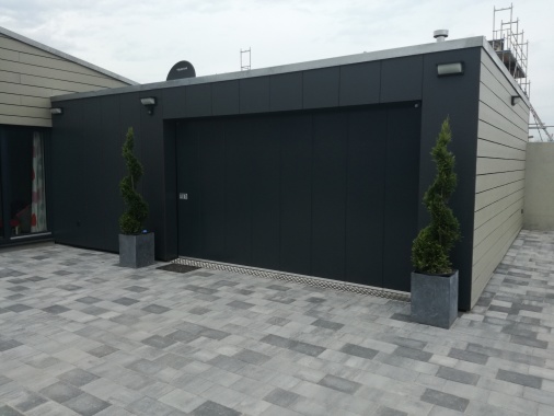 Garage 38 m²,  mit Abstellraum 15m², Kfz 23 m²