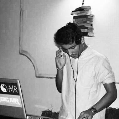 Vittorio Veccia Dj E Handpan Player