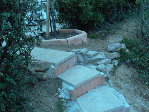 Création paysagère, maçonnerie; terrassement, mise en forme, engazonnements,...