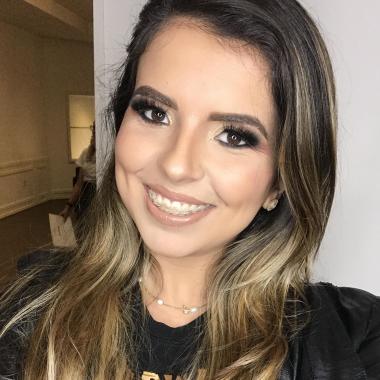 Carol Cardoso Makeup