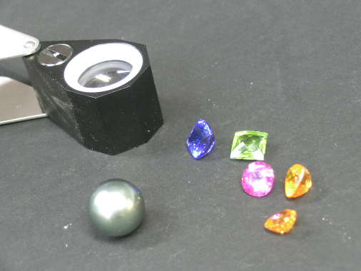 Expertise de pierres et perles