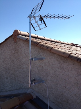 Pose antenne Terrestre pour logement avec 3 prise TV.