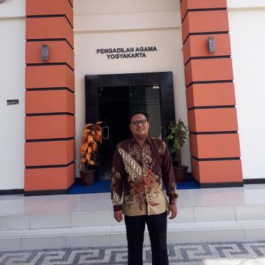 Advokat Dan Konsultan Hukum