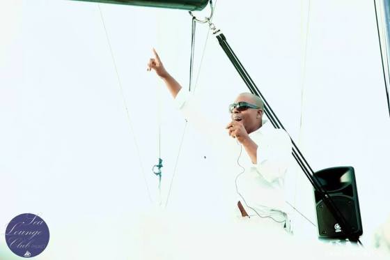 Chant et DJ sur le volier capricorne