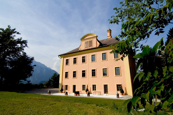 Die SMBS University of Salzburg Business School in Schloss Urstein nahe Salzburg in Österreich bietet Master Programme, postgraduale Lehrgänge und Weiterbildungen an