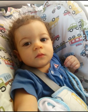 Dudu passeando de carro