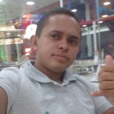 Sempre Talhei Como Altonomo  La No Meu Datado Do Ceara Mas A Dois Anos Estou Em Sao Paulo Sou Carpinteiro Profiçional Na Área De Sentamto De Porta Telhados Alpendres E Caixaria Vigamento E Etc