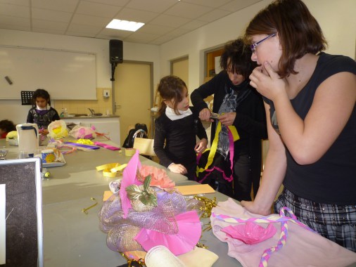 atelier de création de chapeau rigolos !