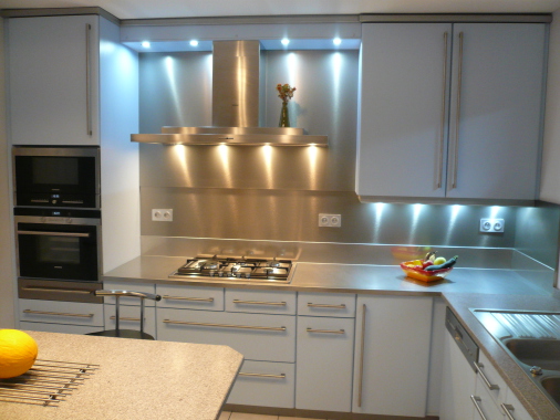 CUISINE STRATIFIE GRANIT ET INOX
