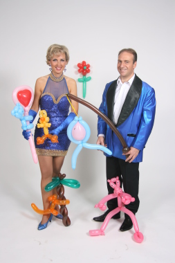 Gilles RIGOLI et sa partenaire Sculpteur de ballons