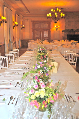 Mariage . décoration de tables .Château la  Font du Broc 
Var 2015