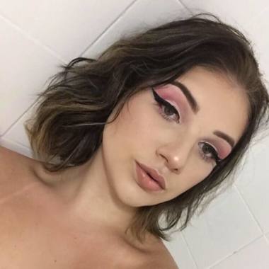 Lara Ambrozio Makeup