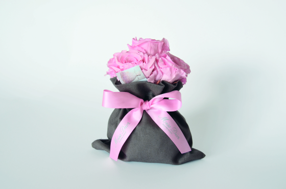 Réalisation de bouquet de rose éternelle pour un de nos client.