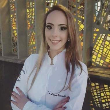 Dra. Letícia Boaventura Cirurgiã Dentista