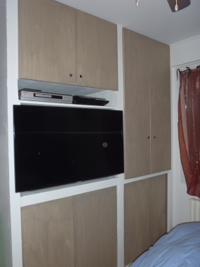 création d'un meuble télé avec des portes 