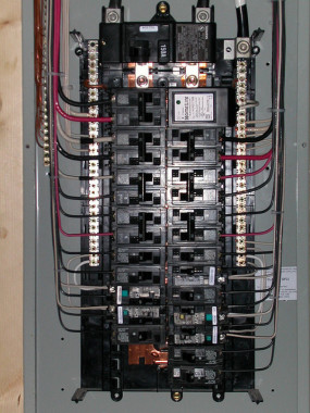 Instalación de centro de carga industrial