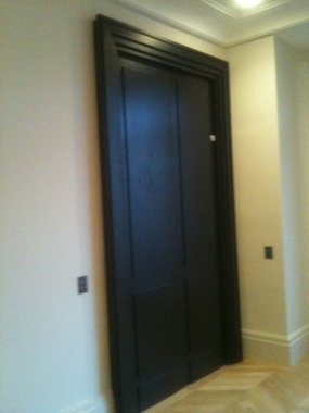 porte en placage noyer teinté noir