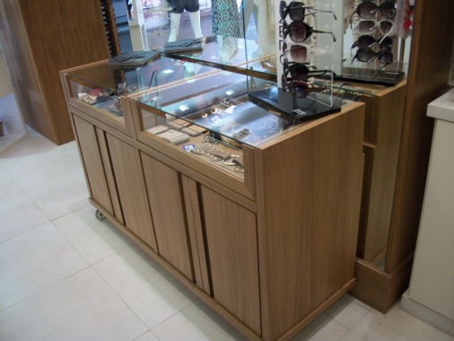 expositor de mercadorias.