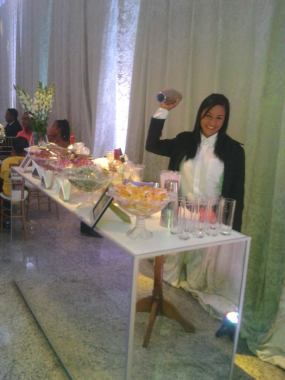 Nossa Bargilr Preparando um super drink