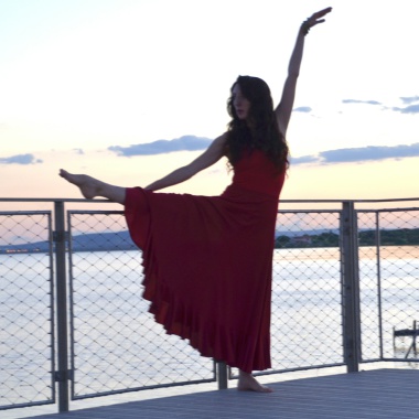 Auto-Entrepreneur Danseuse,  Prof De Danse Et D'Espagnol Et Artiste Peintre.