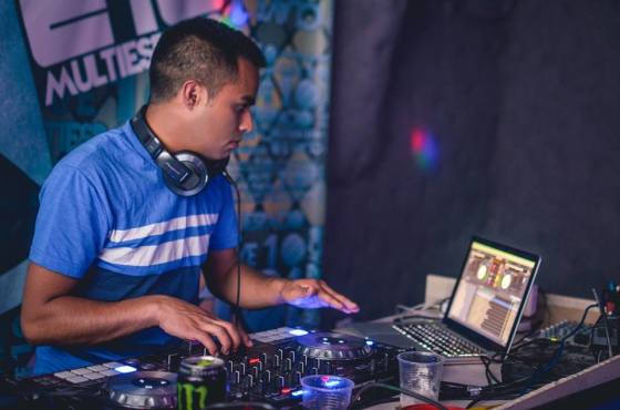 Dj
