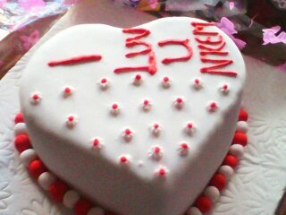 valentine heart cake