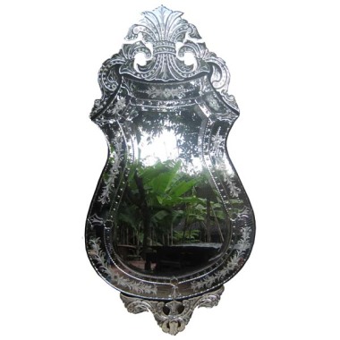 Item 04.
Large 140 x 70