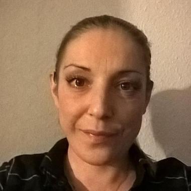 Teisi Femme De Ménage