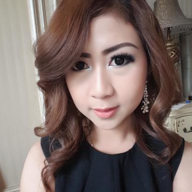 Fresh And Glam Make Up Artis *information hidden*