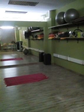 La sala de pilates, compartida con el terapeuta para impartir clases de quiromasagista, acupuntura y ventosas etc...