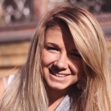 Tatiana , Traducteur/Enseignant De Russe . Diplômée , Bilingue, Expérimentée 