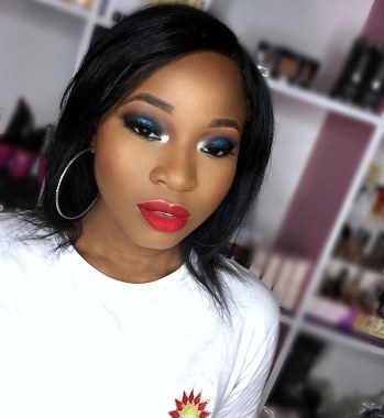 Fresh and clean beat. Smokey eyes with a touch of bronze blue 