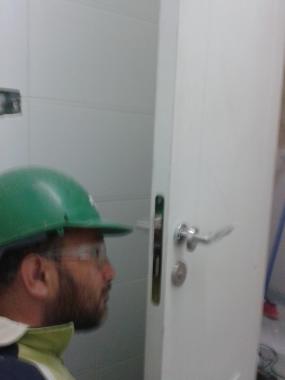 colocacion de puertas y chapas