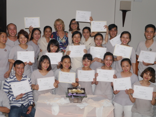 formation en entreprise:58 salariés d'un grand groupe hôtelier international au Vietnam  au bien-être grâce au Reiki Usui 