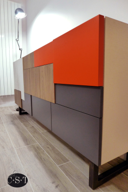 Fabrication et pose d'un meuble TV dans le cadre d'un projet en collaboration avec l'architecte Auréline Gella -agence INE-, présente sur ce site.