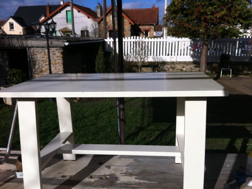 Avant: table blanche en melamine