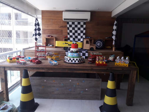 Festa de 02 anos, tema desenvolvido: Carros