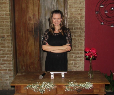 CERIMÔNIA DAS ROSAS – Celebrante Gabi Leithold – “Palavras que marcam Acontecimentos”