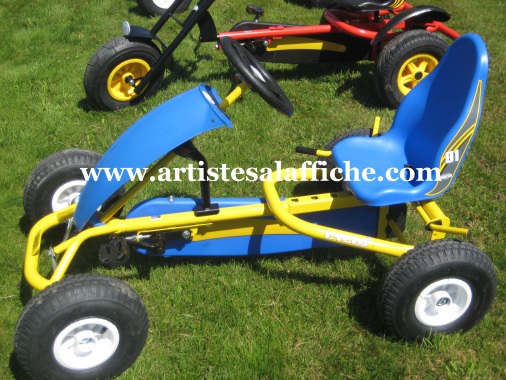 Animation karts à pédales à partir de 3 ans et karts à pédales pour ados et adultes.